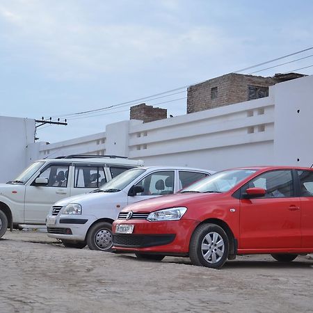 Hotel Bellevue Inn Ganganagar Экстерьер фото