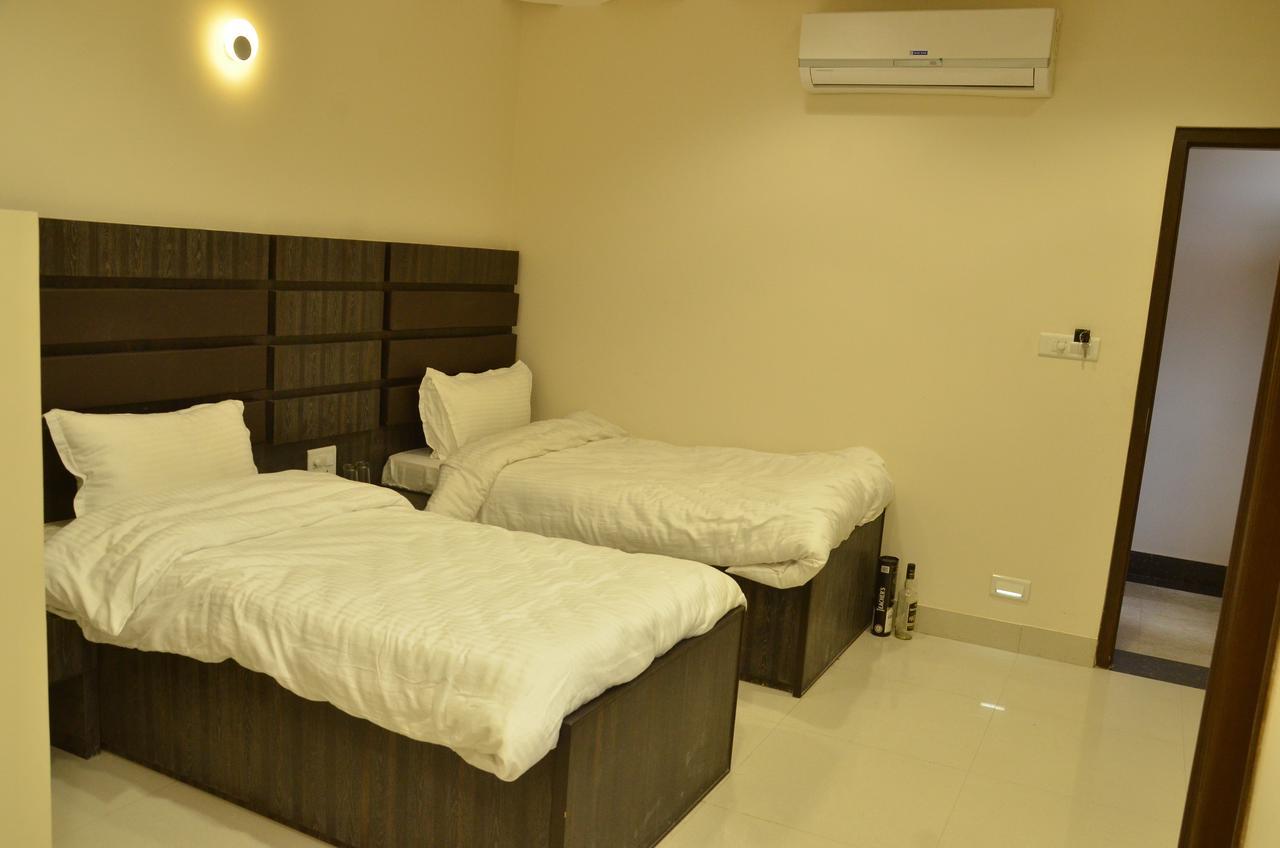 Hotel Bellevue Inn Ganganagar Экстерьер фото